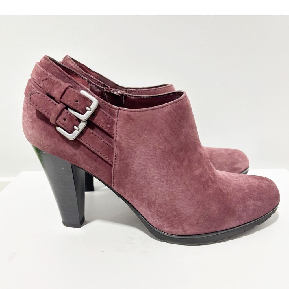 White Mountain Sneaky Suede Ankle Booties 7.5 Burgundy Buckle Side Zip Heeled